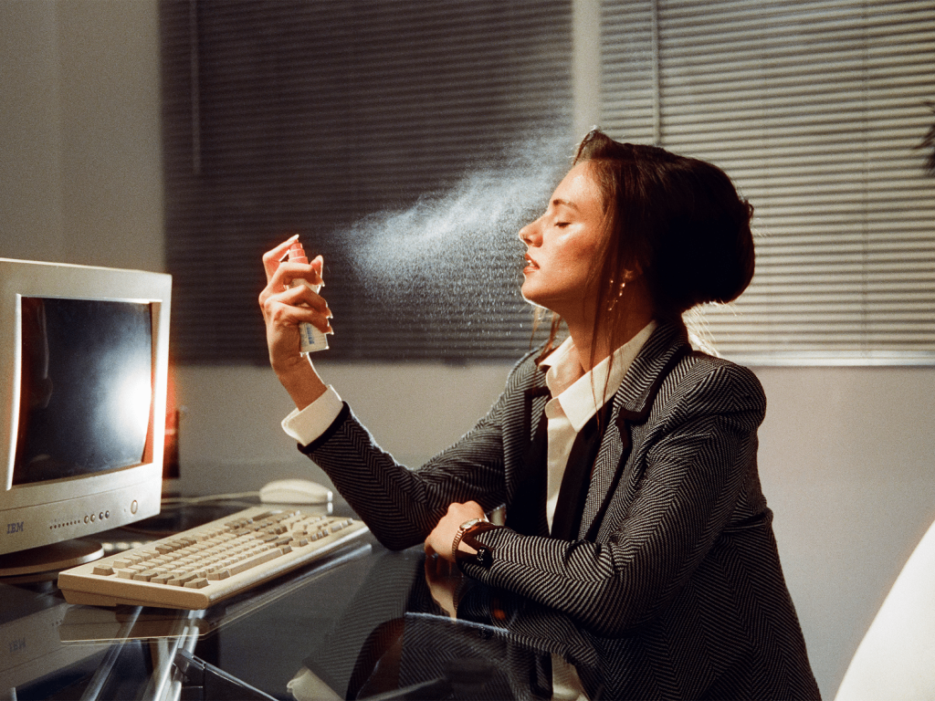 Chống Nắng Khi Ở Trong Nhà – Bí Quyết Bảo Vệ Làn Da Trẻ Trung Mỗi Ngày