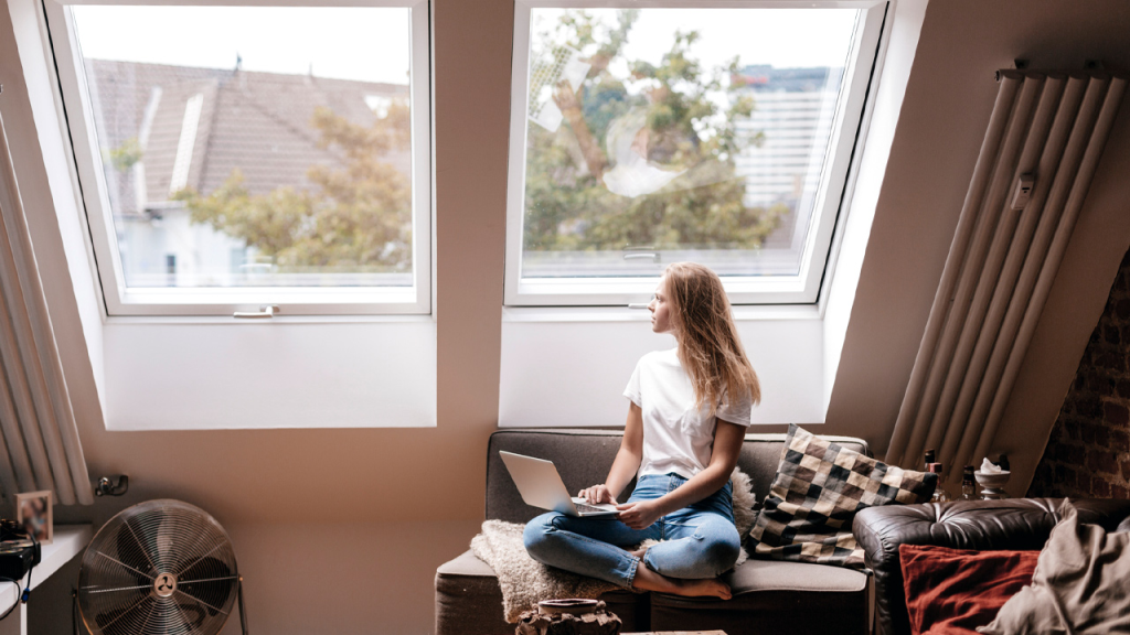 Chống Nắng Khi Ở Trong Nhà – Bí Quyết Bảo Vệ Làn Da Trẻ Trung Mỗi Ngày